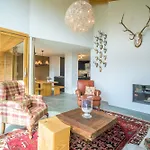 Daire Edelweiss Ferienwohnung, Fluras Alpine Penthouse
