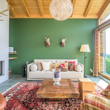דירה Edelweiss Ferienwohnung, Fluras Alpine Penthouse