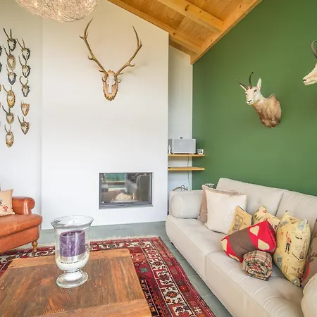 Edelweiss Ferienwohnung, Fluras Alpine Penthouse 아파트
