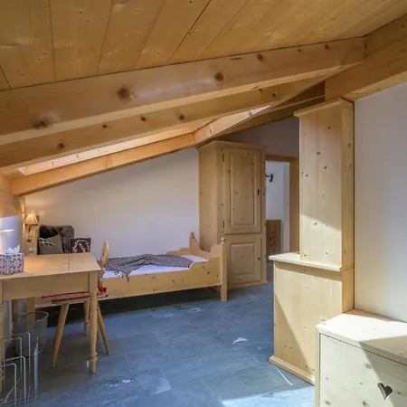 Edelweiss Ferienwohnung, Fluras Alpine Penthouse