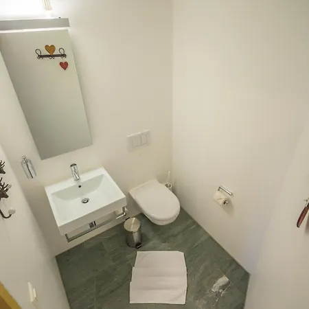 Edelweiss Ferienwohnung, Fluras Alpine Penthouse Flims