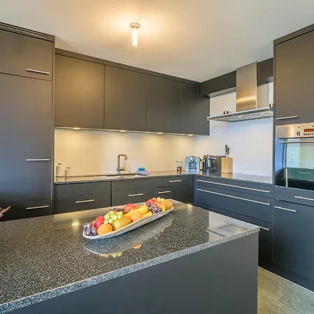 Edelweiss Ferienwohnung, Fluras Alpine Penthouse 아파트 필름