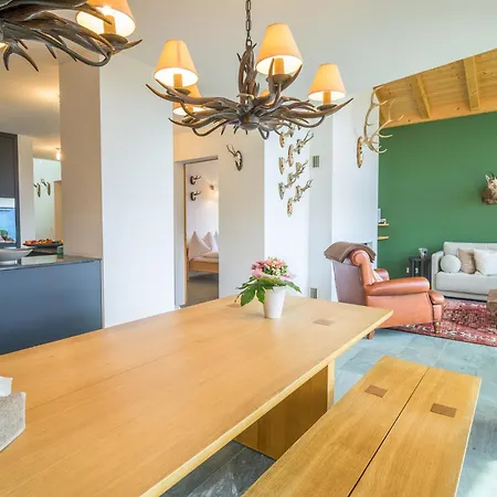 Edelweiss Ferienwohnung, Fluras Alpine Penthouse Appartement *