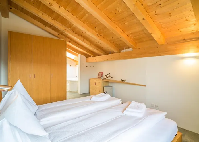 Daire Edelweiss Ferienwohnung, Fluras Alpine Penthouse