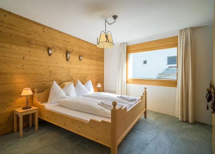 Edelweiss Ferienwohnung, Fluras Alpine Penthouse Apartman *