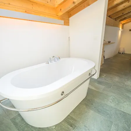 Edelweiss Ferienwohnung, Fluras Alpine Penthouse Flims