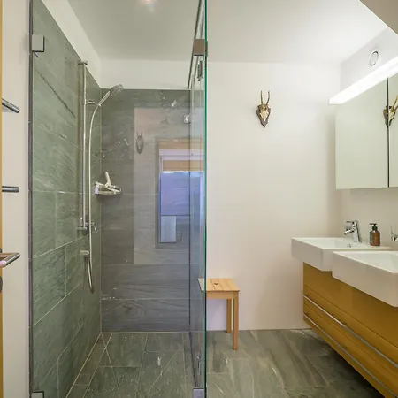 Edelweiss Ferienwohnung, Fluras Alpine Penthouse * Flims