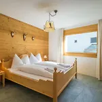 Edelweiss Ferienwohnung, Fluras Alpine Penthouse Апартаменты *