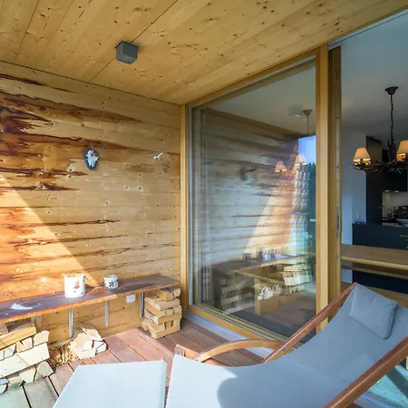 Edelweiss Ferienwohnung, Fluras Alpine Penthouse Apartman