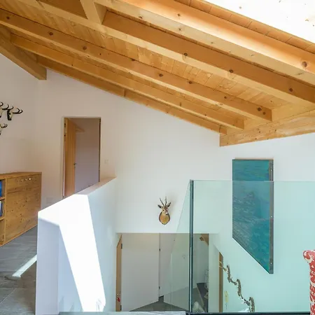 Apartment Edelweiss Ferienwohnung, Fluras Alpine Penthouse Flims