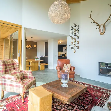 Apartment Edelweiss Ferienwohnung, Fluras Alpine Penthouse
