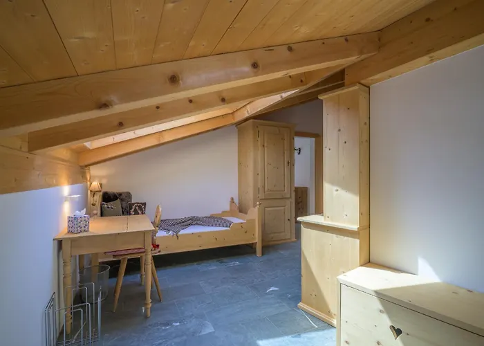 Edelweiss Ferienwohnung, Fluras Alpine Penthouse